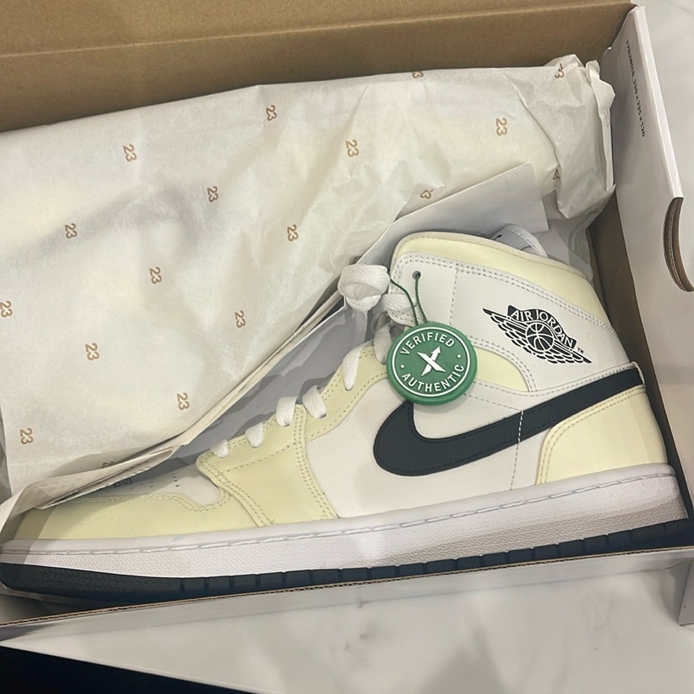 brand new in the box women’s size 12, Air Jordan 1 mid